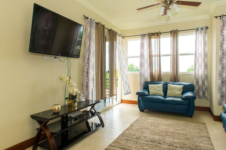 Kingston Modern Duplex Apartment