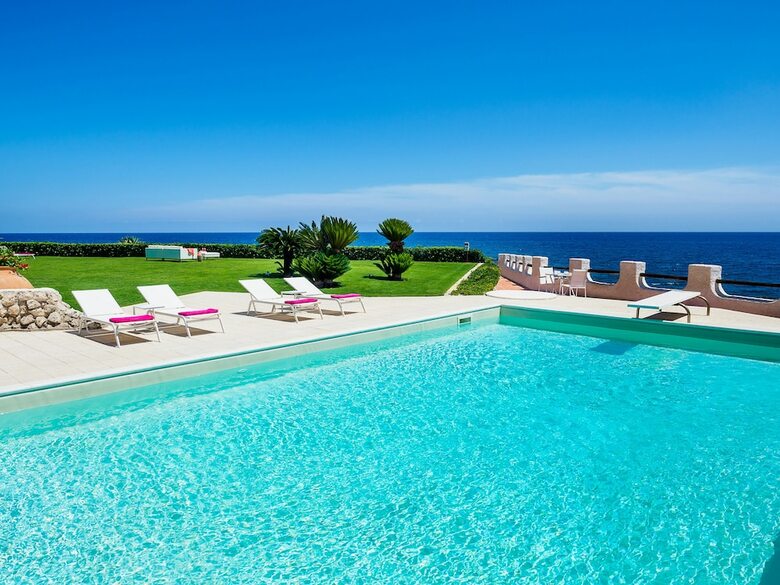Villa Blue Moon