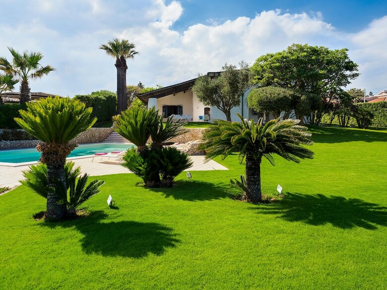 Villa Blue Moon
