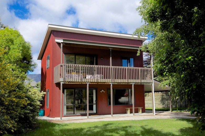Crescent House