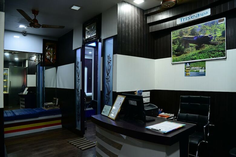 Tri Sea Hotel