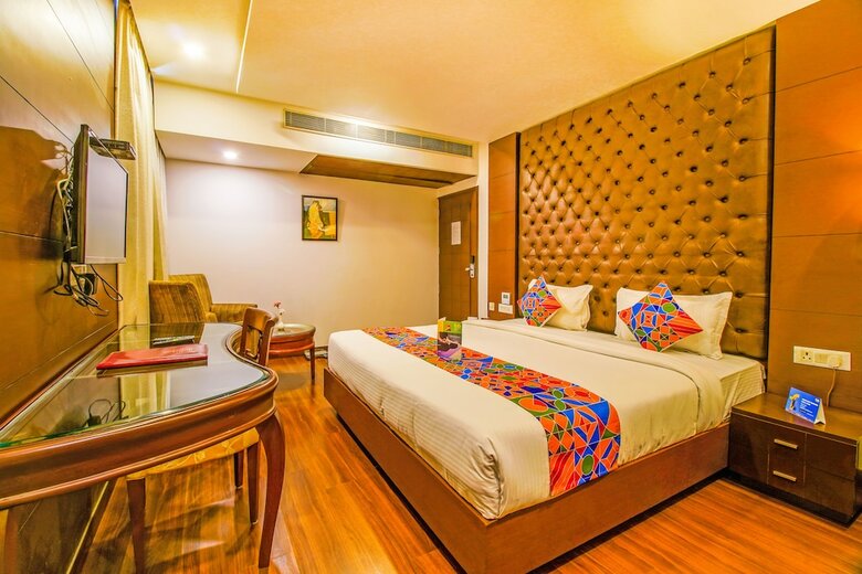 Fabhotel Kian