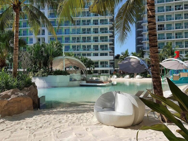 Azure Luxury City Suites By Vacationsph