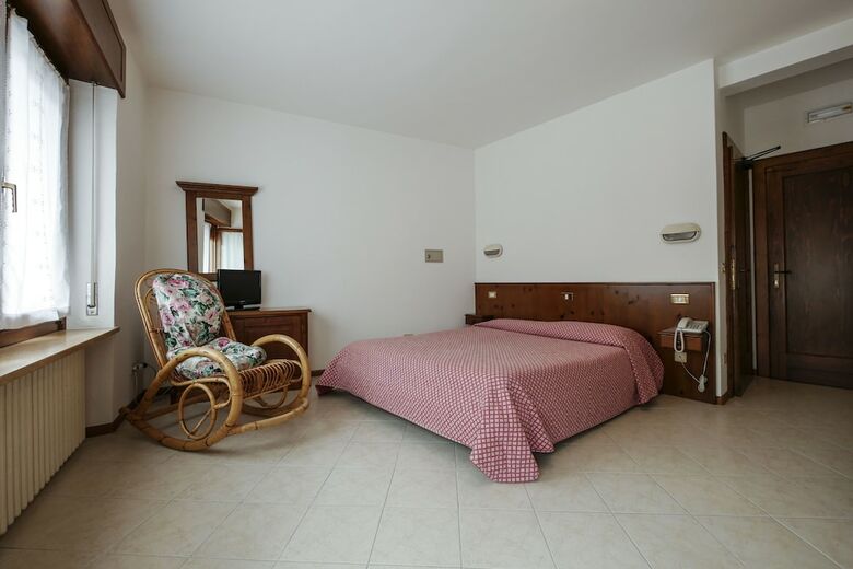 Hotel Albergo De March