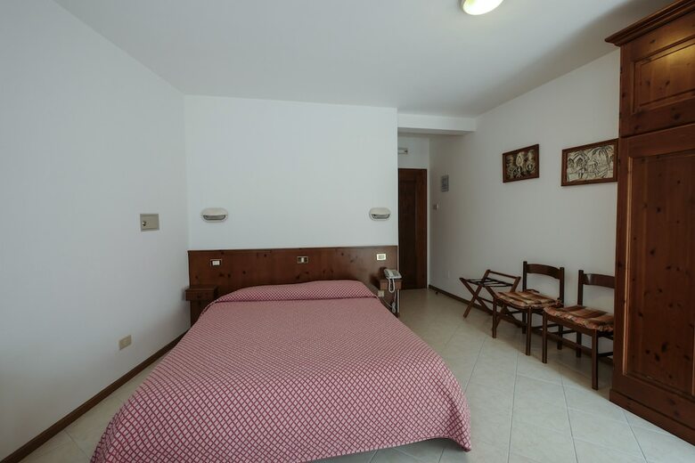 Hotel Albergo De March
