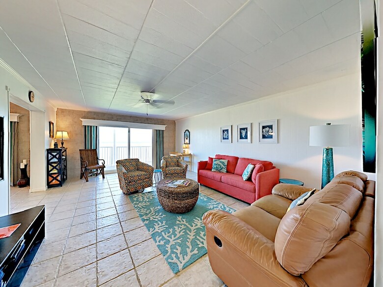 Beachfront Penthouse - Three Bedroom Condo