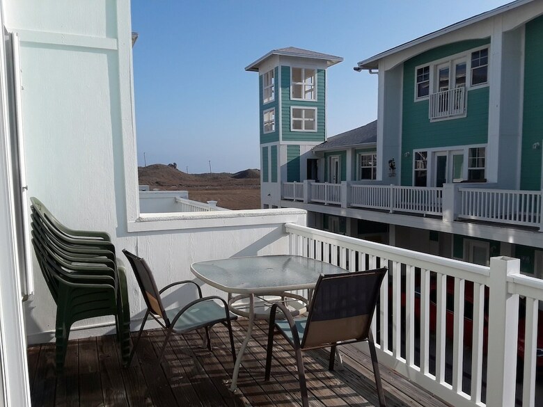Coconutties - Three Bedroom Condo
