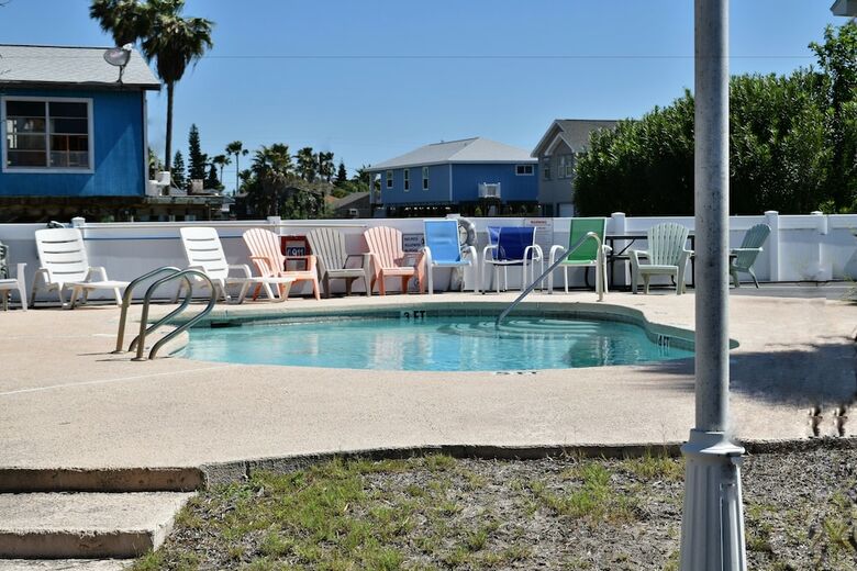701ns Barefoot Getaway - Two Bedroom Townhome