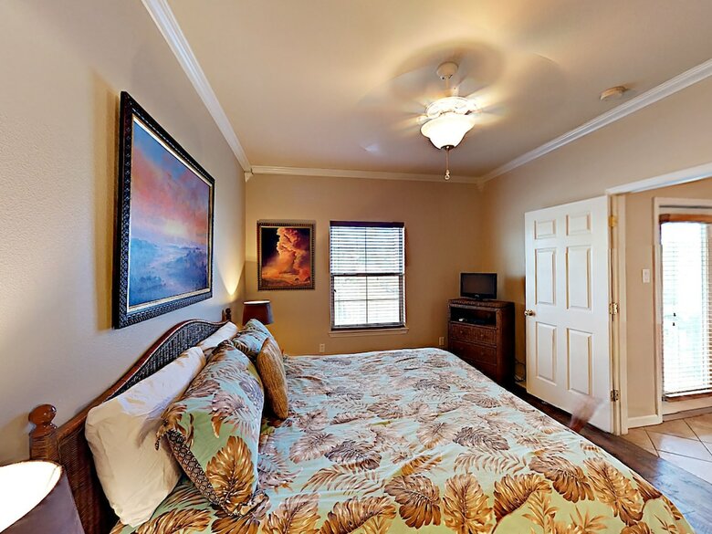 701ns Barefoot Getaway - Two Bedroom Townhome