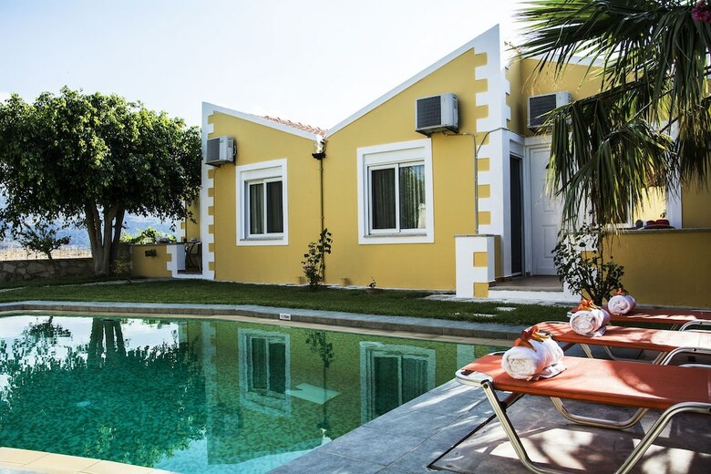 Apartamentos Plakalona