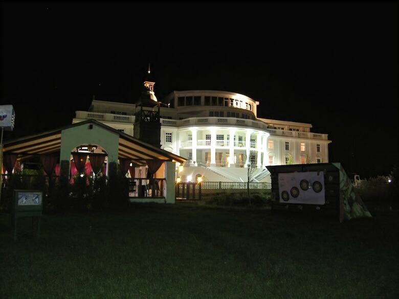 Senator's Park Hotel