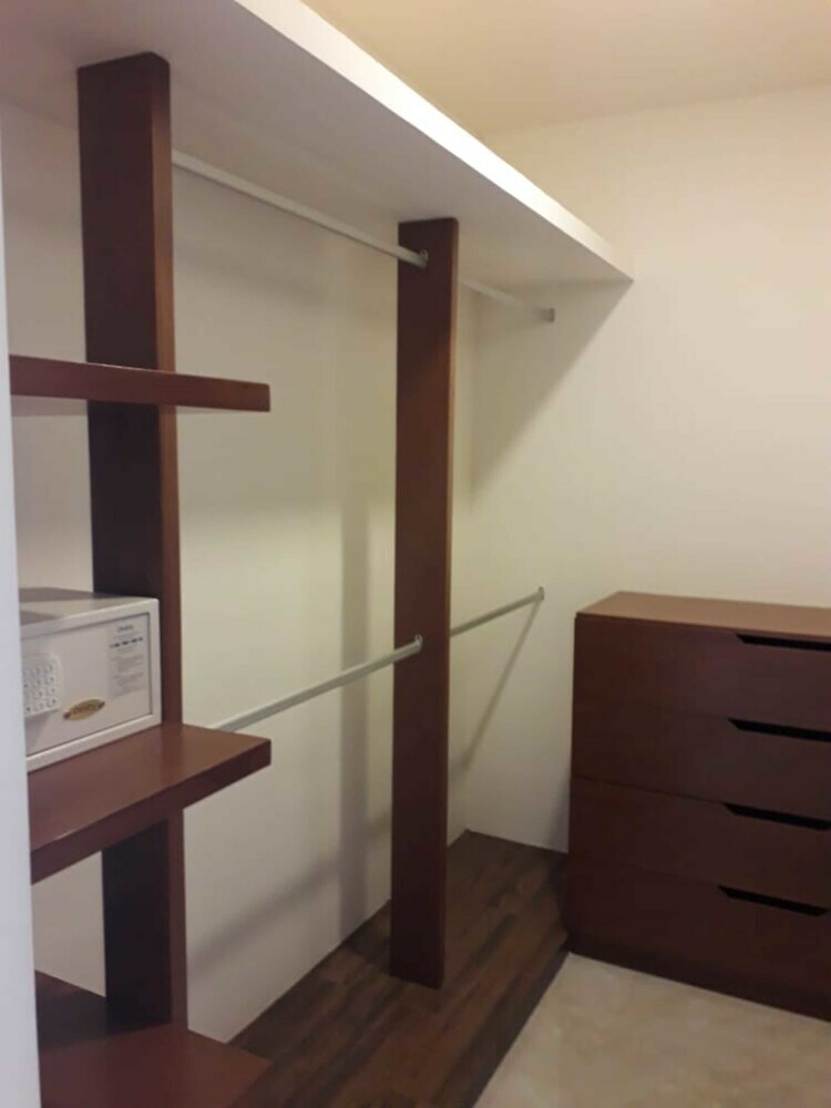 Tres Soles Apartments