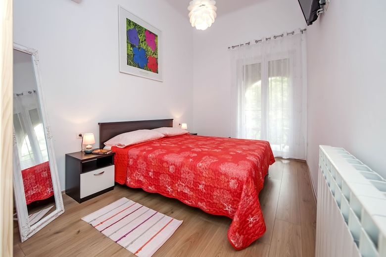 Hotel Apartments & Rooms Chiara