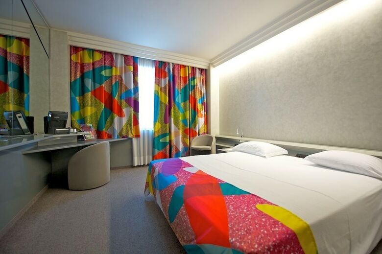 Ariha Hotel