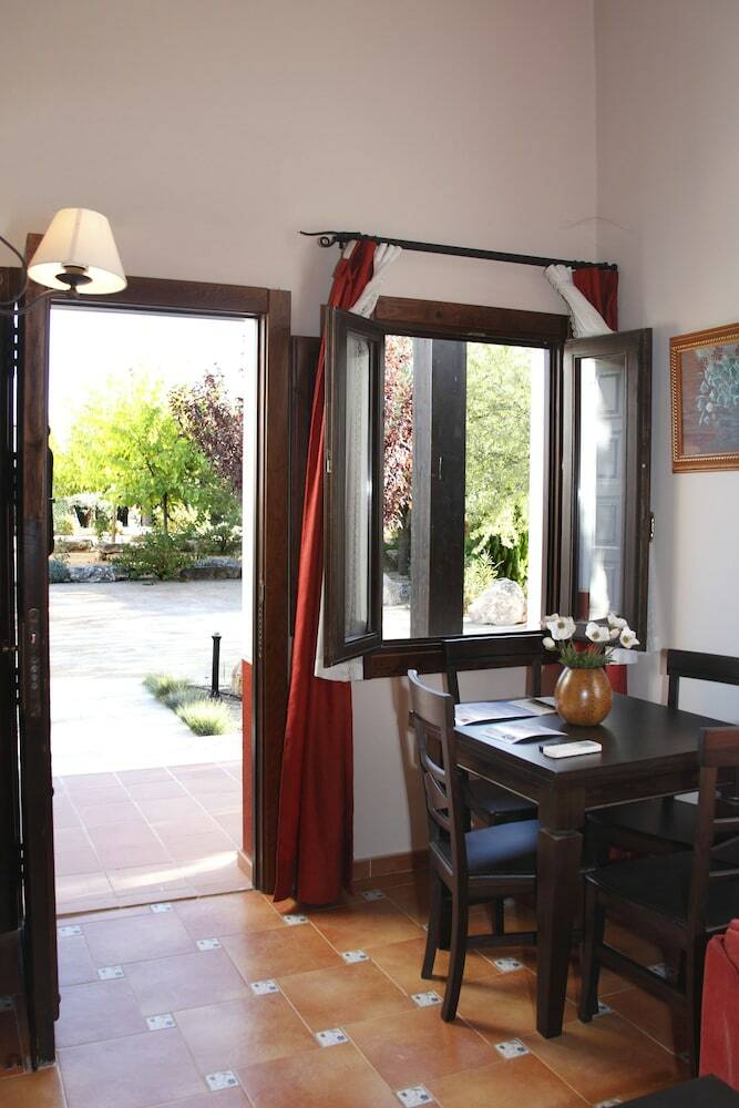 Villa Encinar De Haldudo - In The Suburbs
