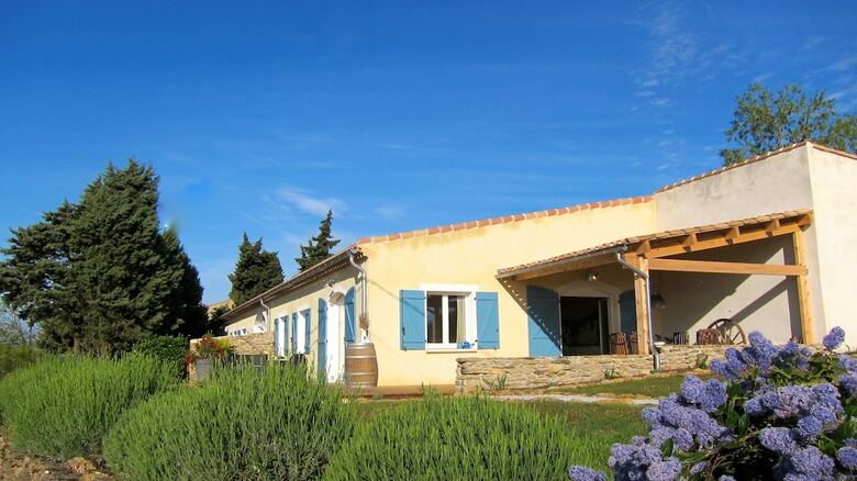 Domaine De La Bade - In A Rural Location