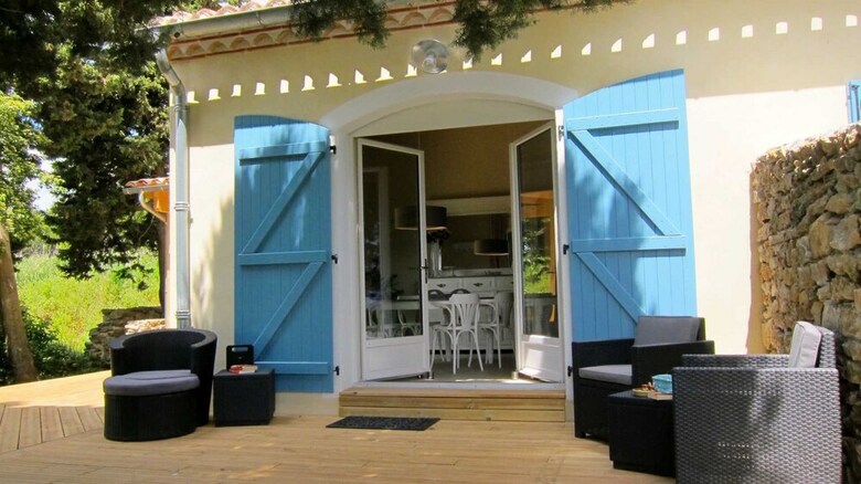 Domaine De La Bade - In A Rural Location