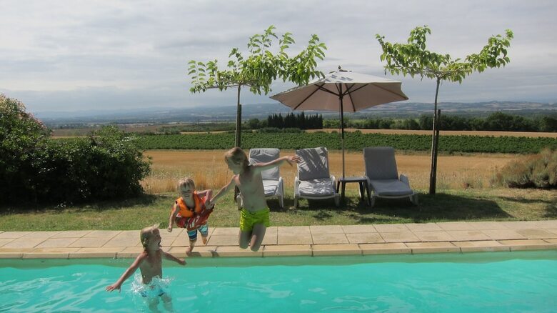 Domaine De La Bade - In A Rural Location