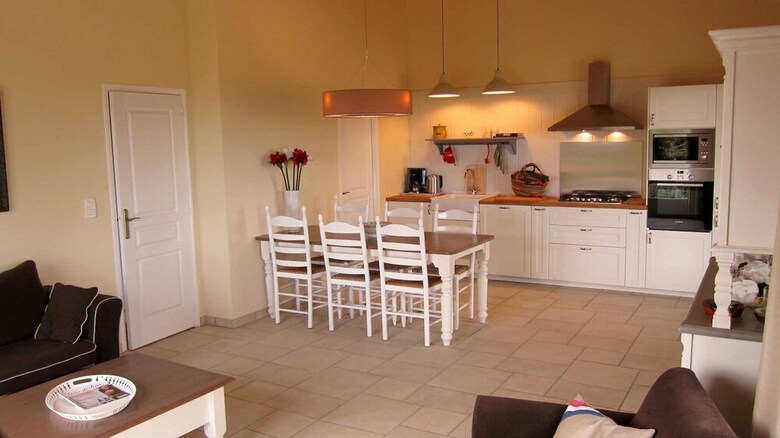 Domaine De La Bade - In A Rural Location