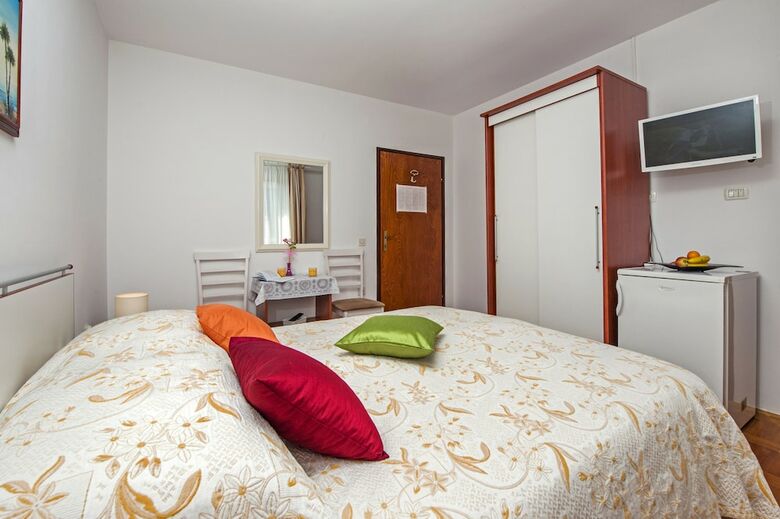 Hotel Rooms Stefania