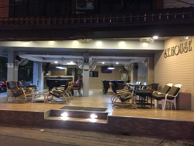 Hotel St House