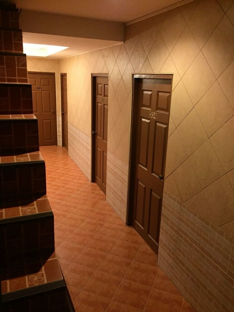 Hotel St House