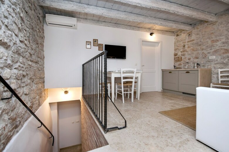 Apartment Blue Note