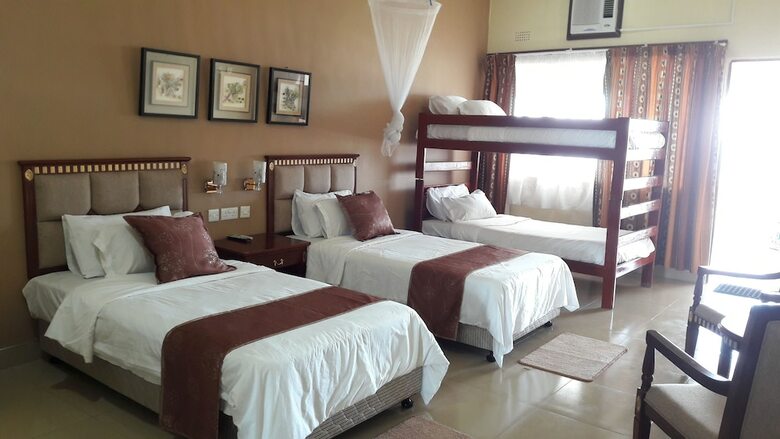 Lakeside Hotel