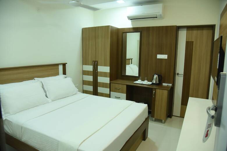 Hotel Santhoshpuri