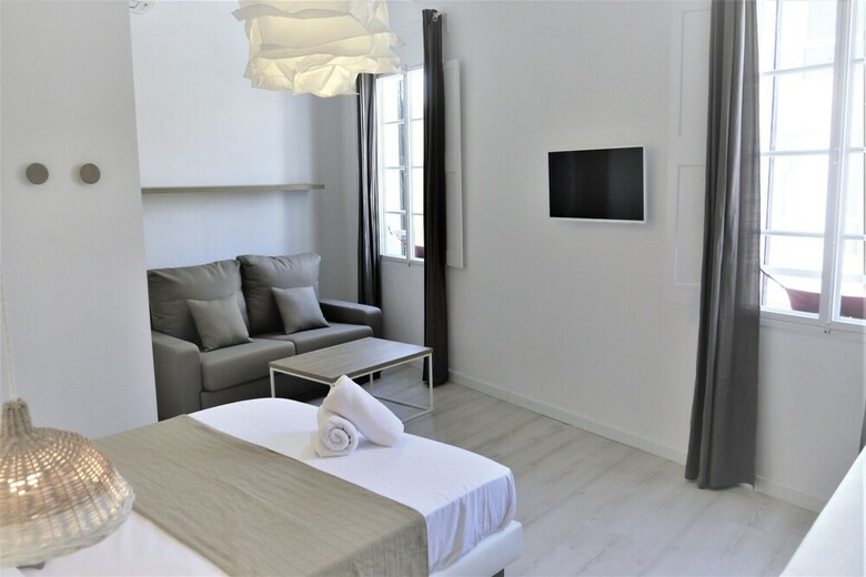 Hostal Xubec - Alberg Juvenil