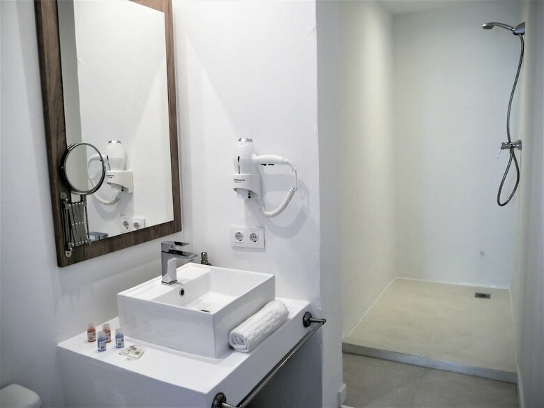 Hostal Xubec - Alberg Juvenil
