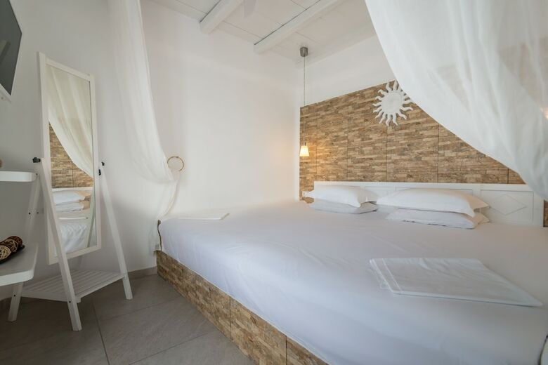 Hotel Niki Savvas Studio & Suites
