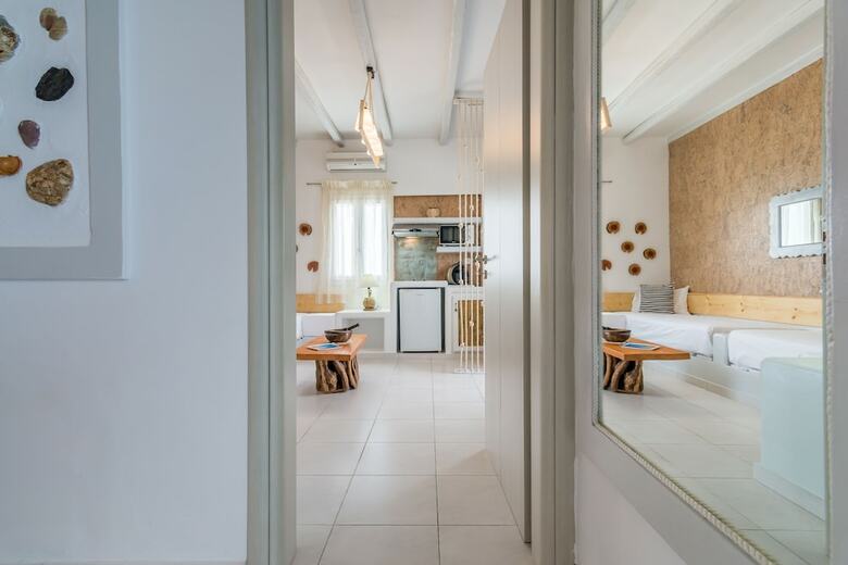 Hotel Niki Savvas Studio & Suites