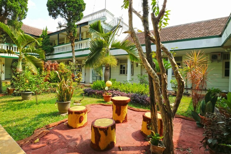 Camelia Hotel