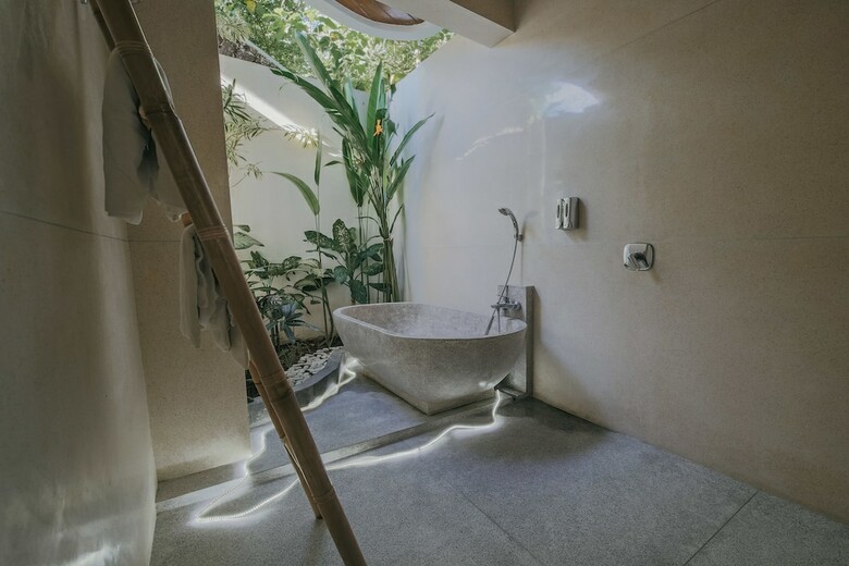 Massive Villa Brawa In Canggu