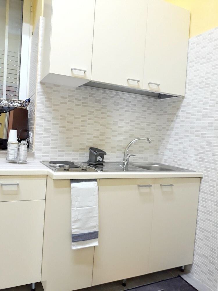 Apartment With 2 Bedrooms In Napoli, With Wifi