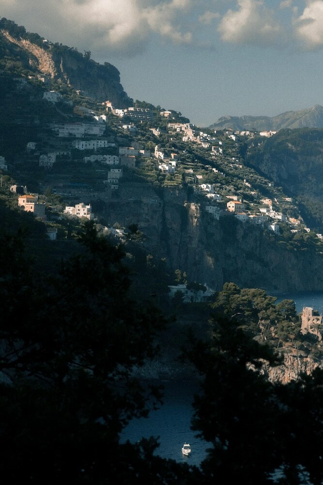 Apartment With 2 Bedrooms In Napoli, With Wifi