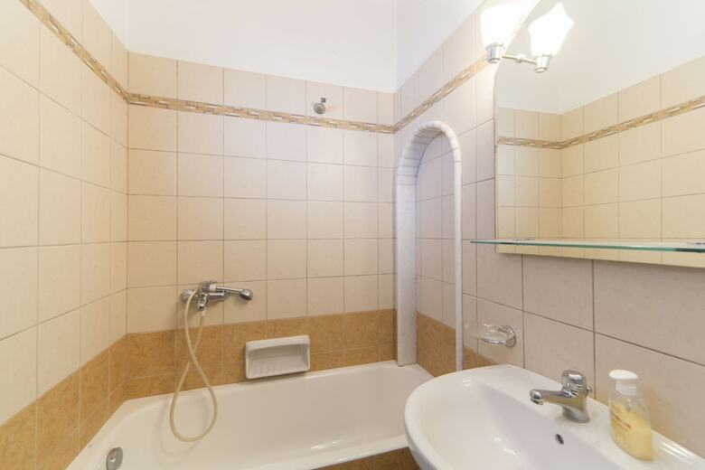 Astra Apartments