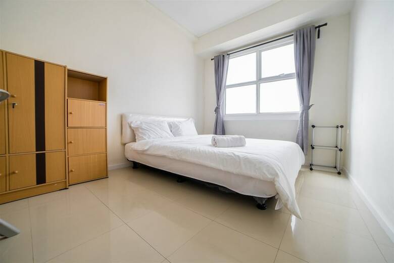 Minimalist Apartment With Sofa Bed At Parahyangan Residence