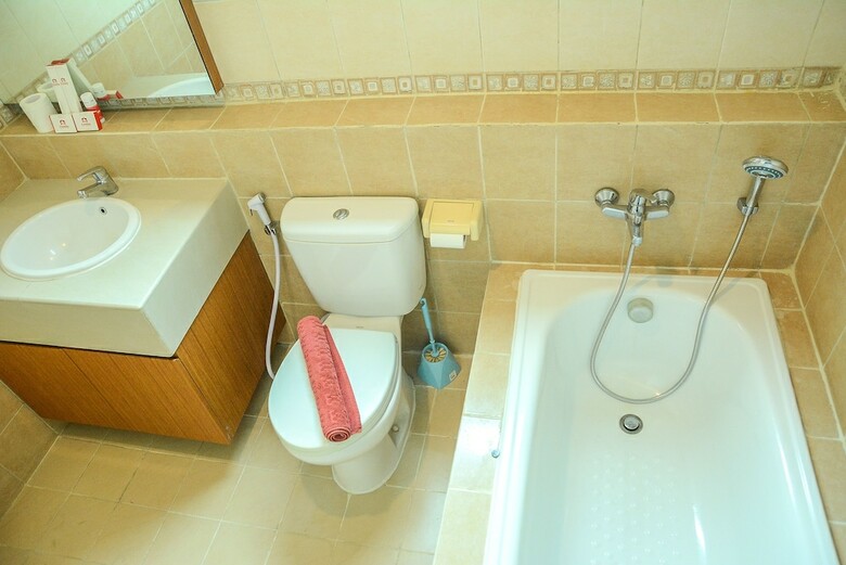 Best Spacious Hampton's Park Apartment