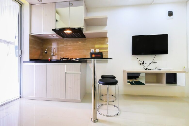 Bassura City Apartment With Mall Access
