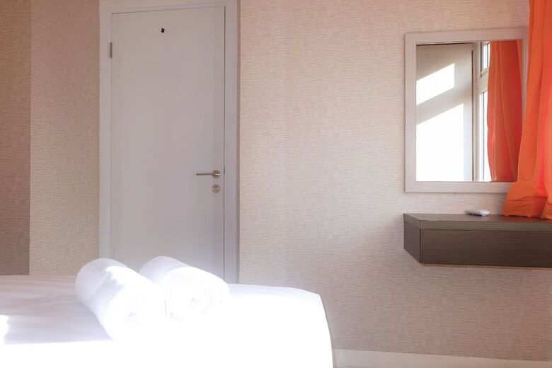 Good Apartment At Green Pramuka City