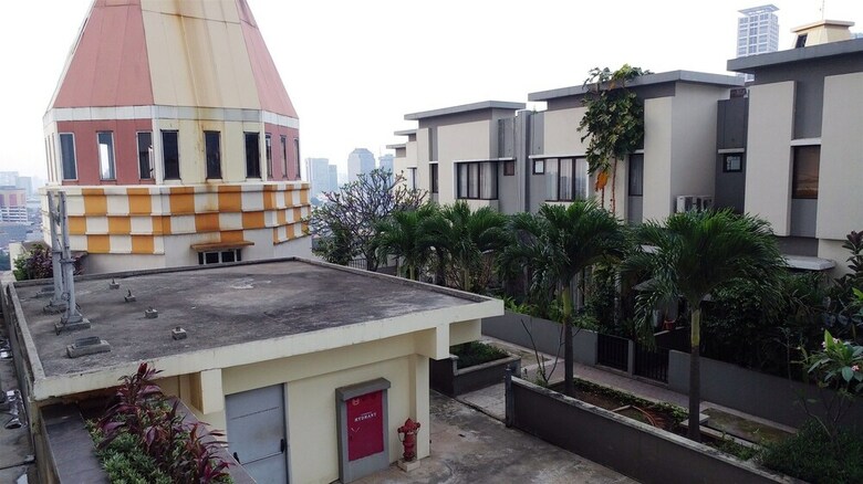 Pool View Cosmo Terrace Apartment At Thamrin City