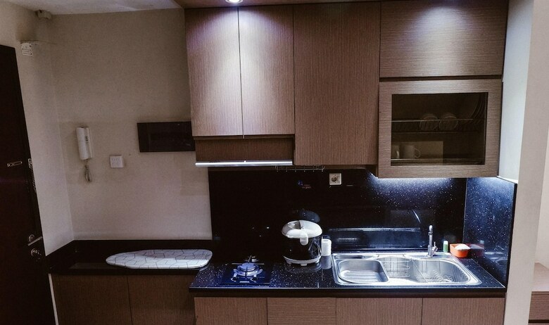 Spacious Apartment @ Mangga Dua Residence Near Itc Mall