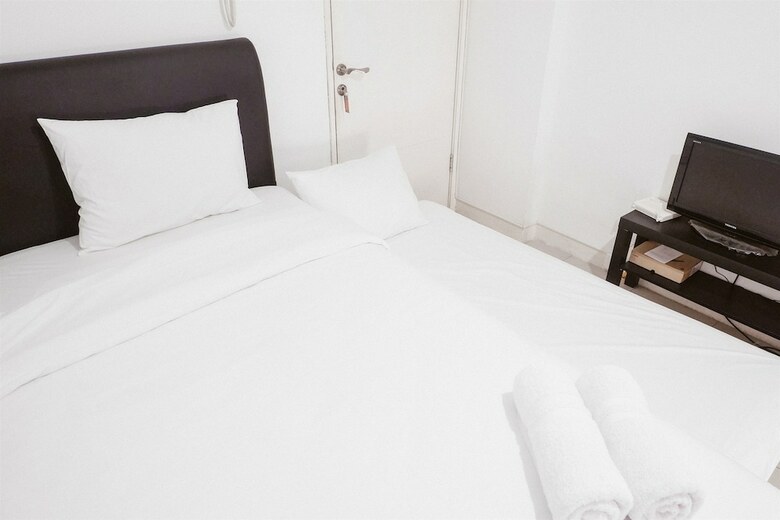 Basic Studio Green Palace Kalibata City Apartment