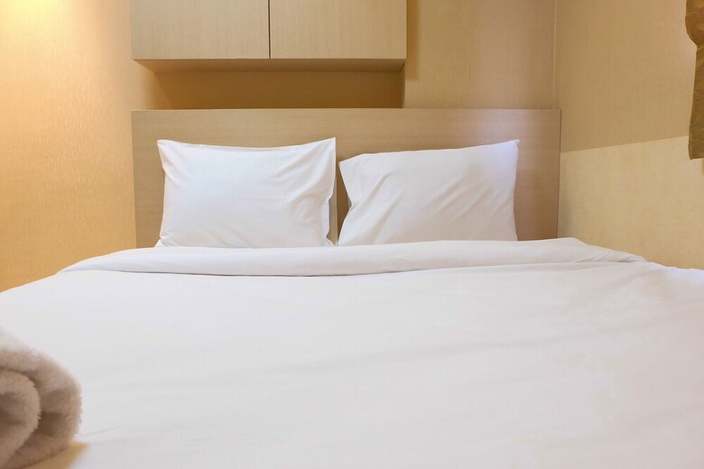 With Access To Shopping Center At Kalibata Apartment