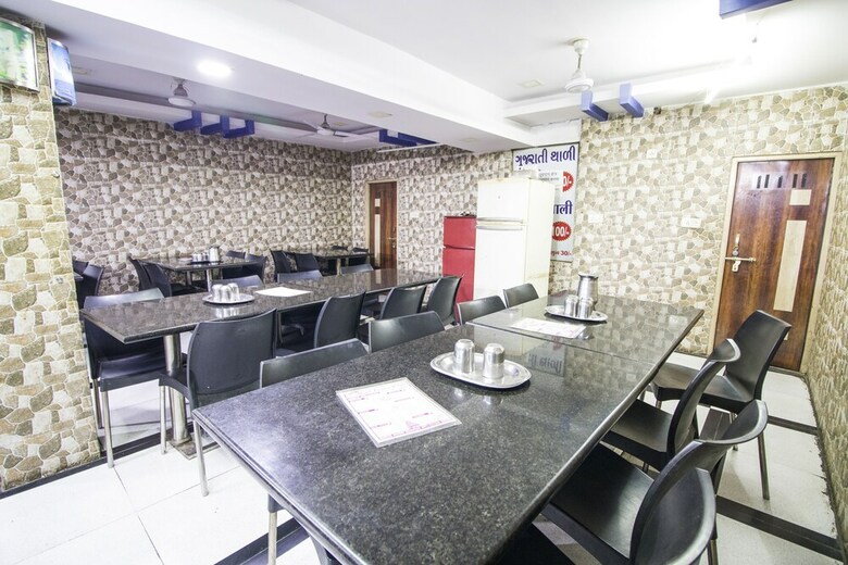 Hotel Gujarat Palace