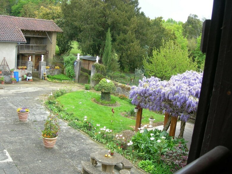 Bed & Breakfast Chambres D'h�tes Sous La Glycine