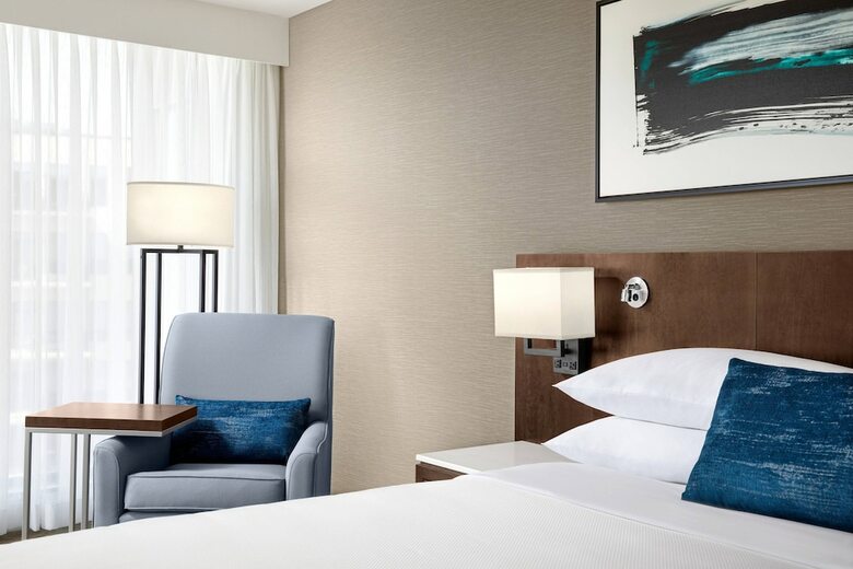 Delta Hotels By Marriott Thunder Bay