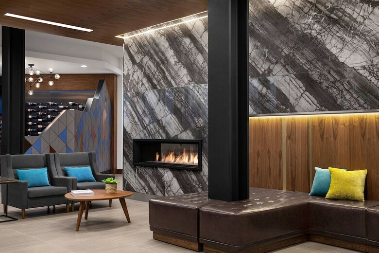 Delta Hotels By Marriott Thunder Bay